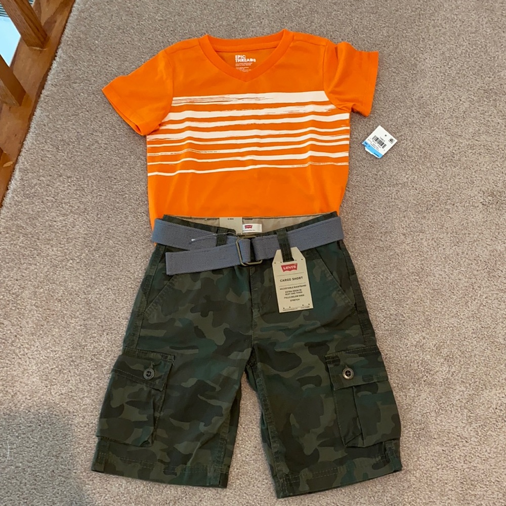 NWT Boys size 5 Short sleeve and shorts outfit
